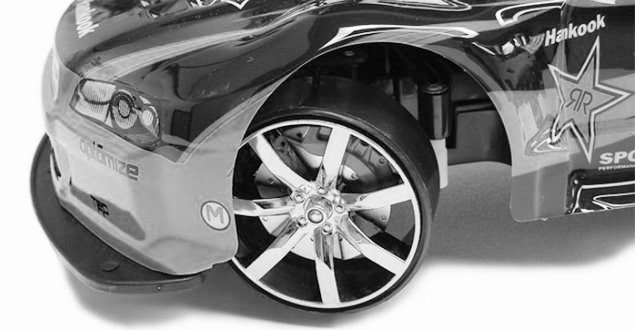 ラジコンカーのタイヤとホイールを接着するには