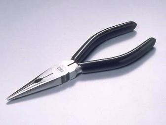 ラジコンカーの組み立てやメンテナンスに必要な工具の選び方