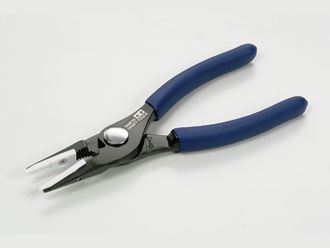 ラジコンカーの組み立てやメンテナンスに必要な工具の選び方