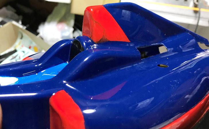 RCカーのボディ塗装の補修を失敗した実例